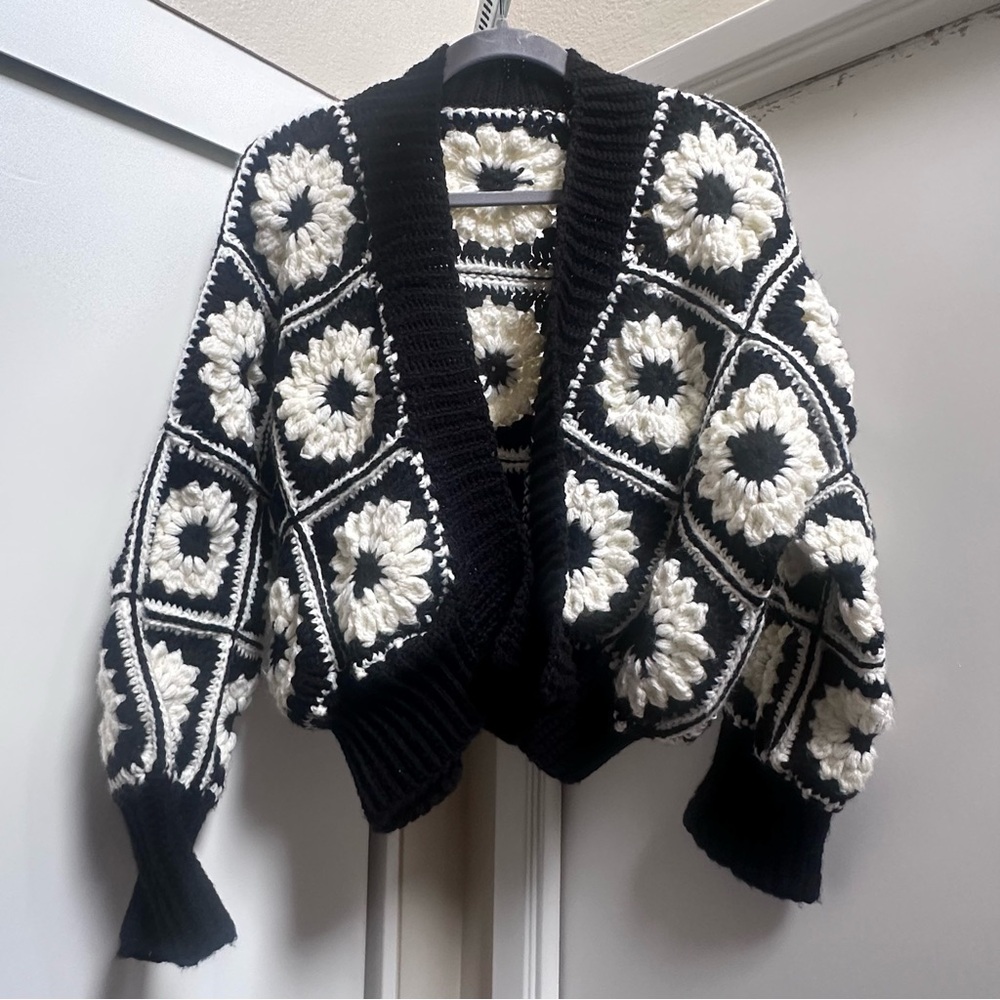 ✨HANDMADE Black and White Crochet Granny Square Floral Chunky Sweater Cardigan - Picture 2 of 5